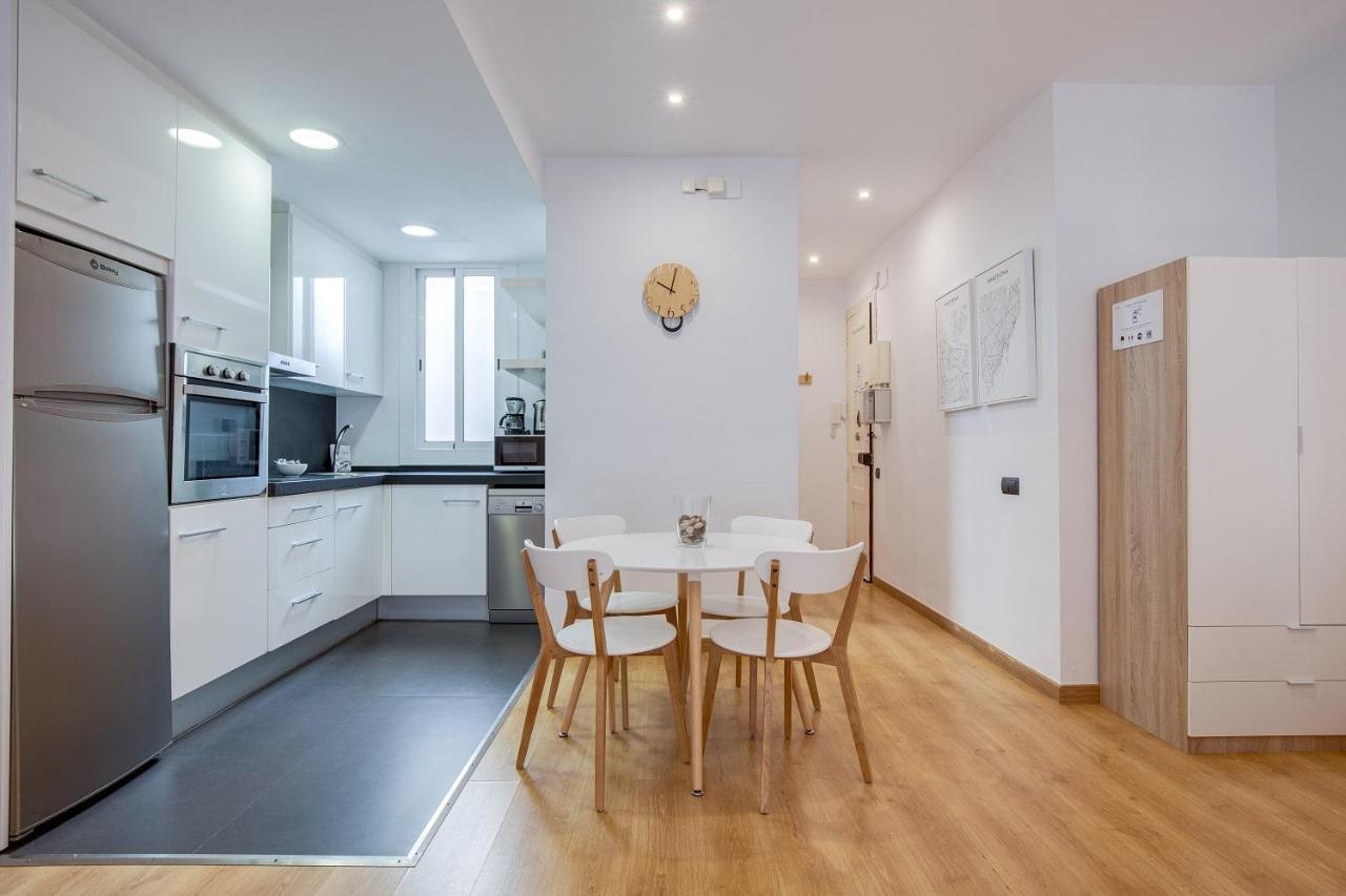 Feelathome Center Apartments Barcelona Bagian luar foto