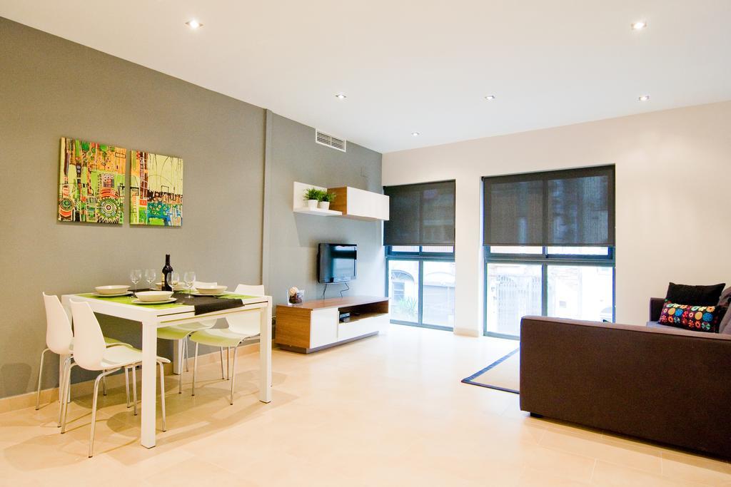 Feelathome Center Apartments Barcelona Bagian luar foto