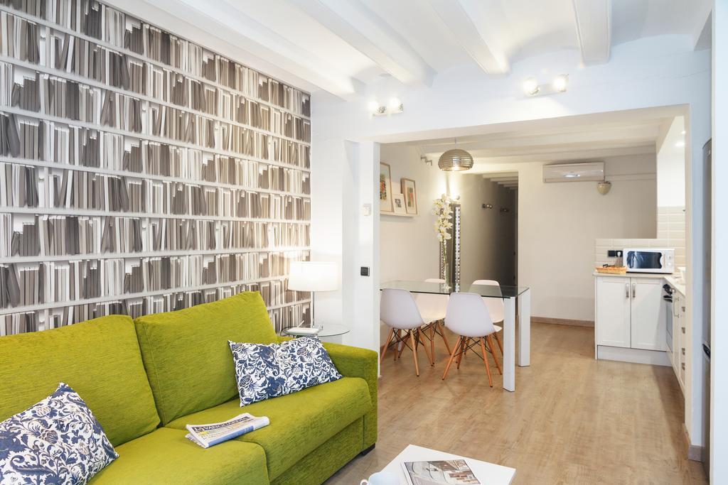 Feelathome Center Apartments Barcelona Bagian luar foto
