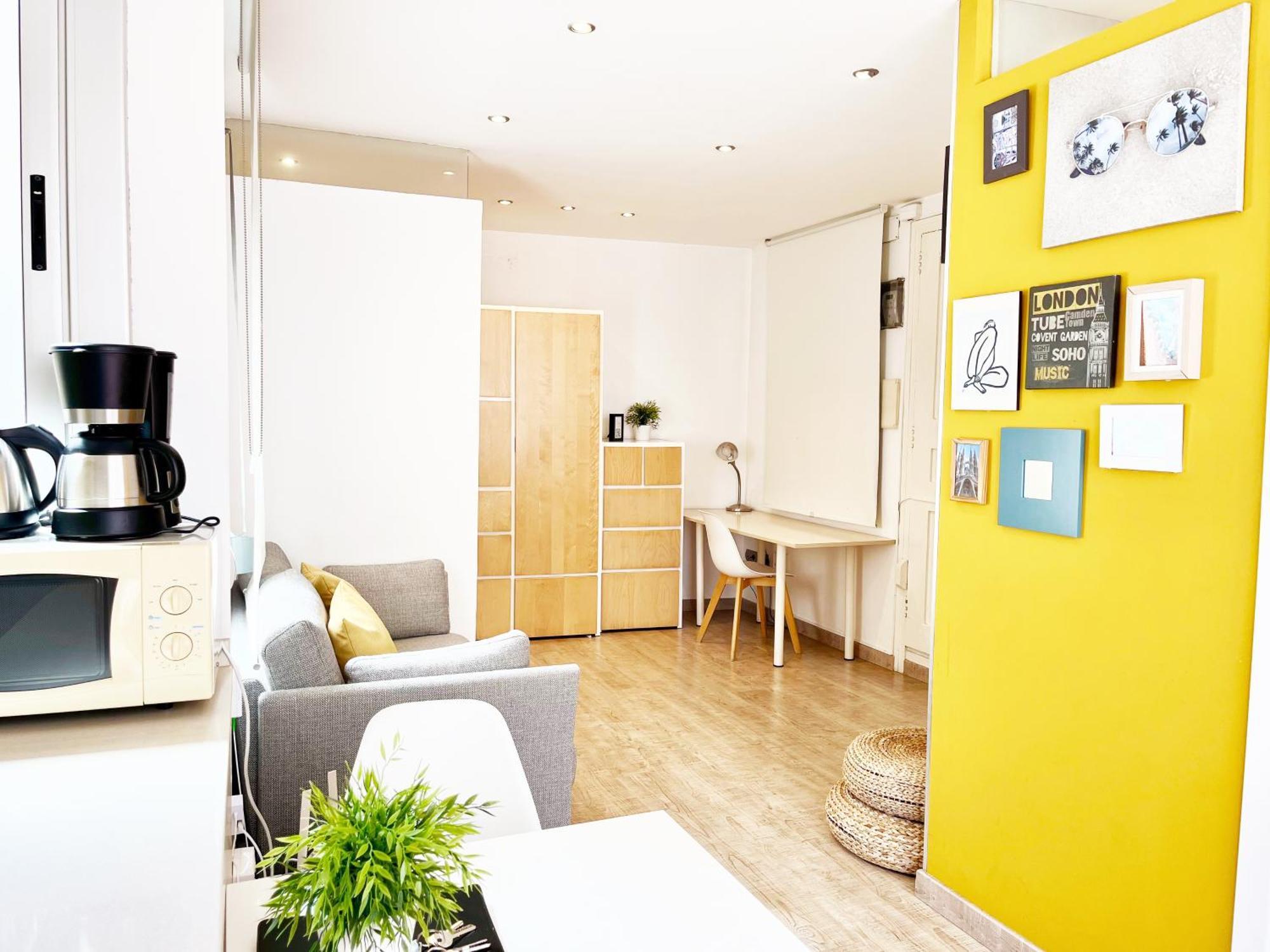 Feelathome Center Apartments Barcelona Bagian luar foto