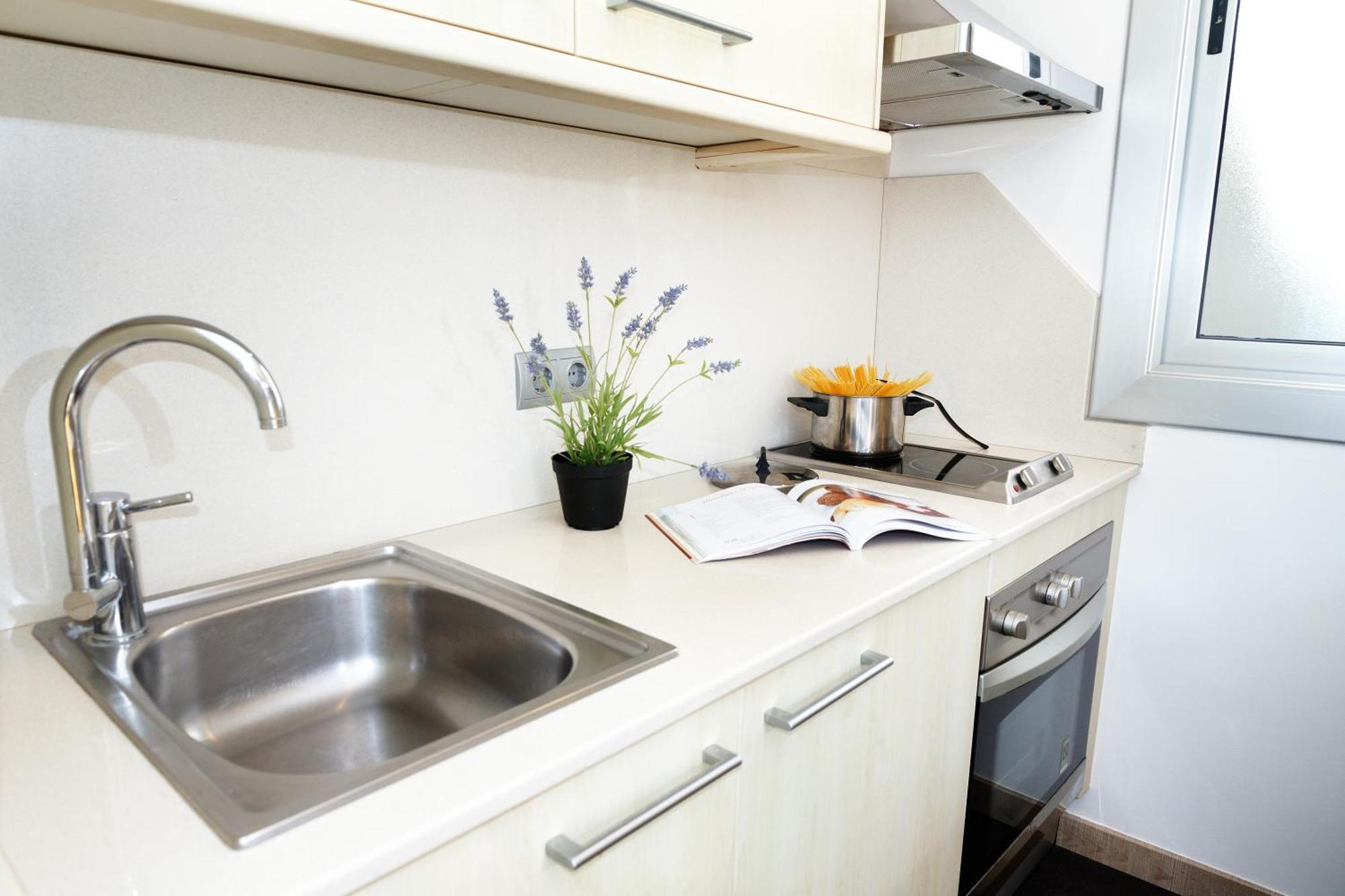 Feelathome Center Apartments Barcelona Bagian luar foto