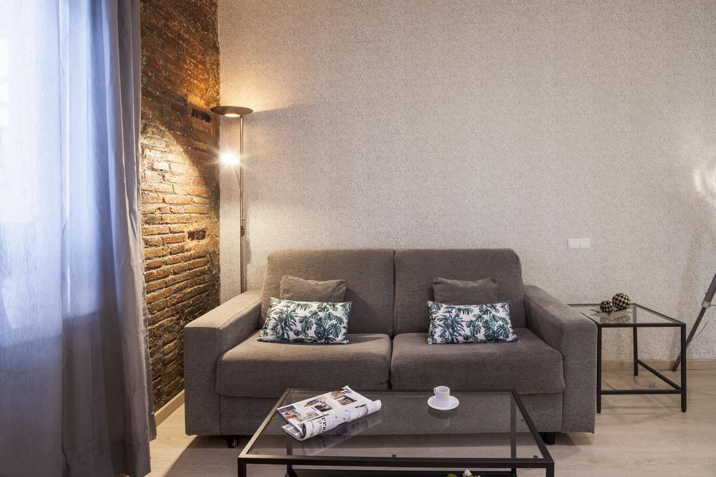 Feelathome Center Apartments Barcelona Bagian luar foto