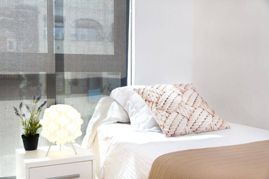 Feelathome Center Apartments Barcelona Bagian luar foto